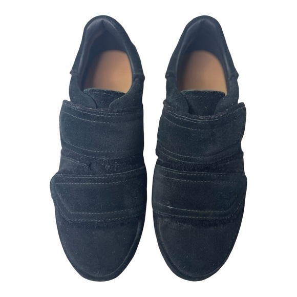 Ugg Women’s Ashby Spill Black Suede Sneakers - Picture 10 of 10